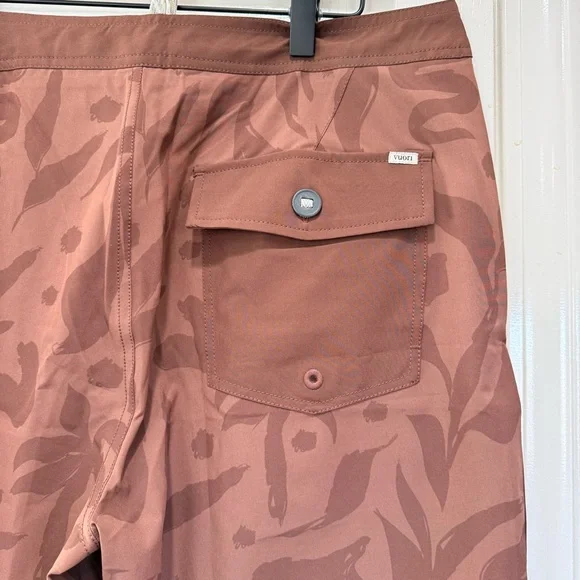 Vuori Cruise Boardshorts Men’s 32 Hazelnut Contigo Performance Stretch NWT - Picture 8 of 9